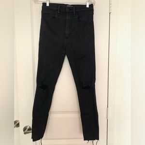 Abercrombie & Fitch Ultra High Rise Super Skinny Ripped Ankle Jean